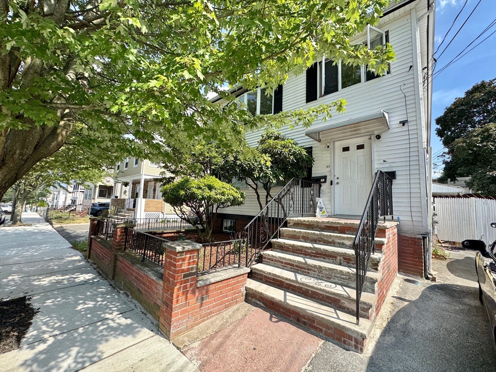 47 Estes St, Everett