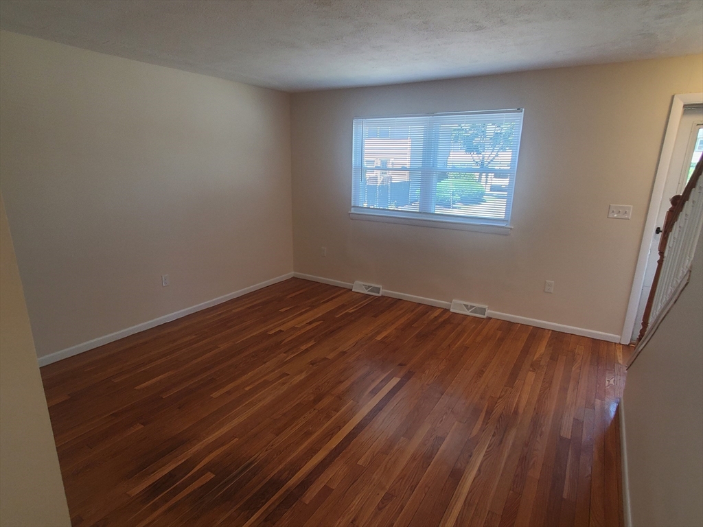 174 Pine St, Holbrook