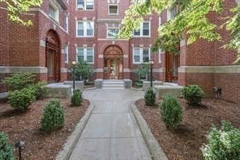 15 Short St, Brookline