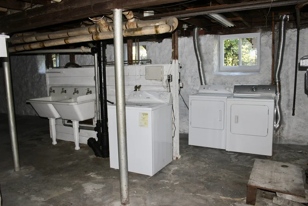 154 Mount Vernon St, Malden