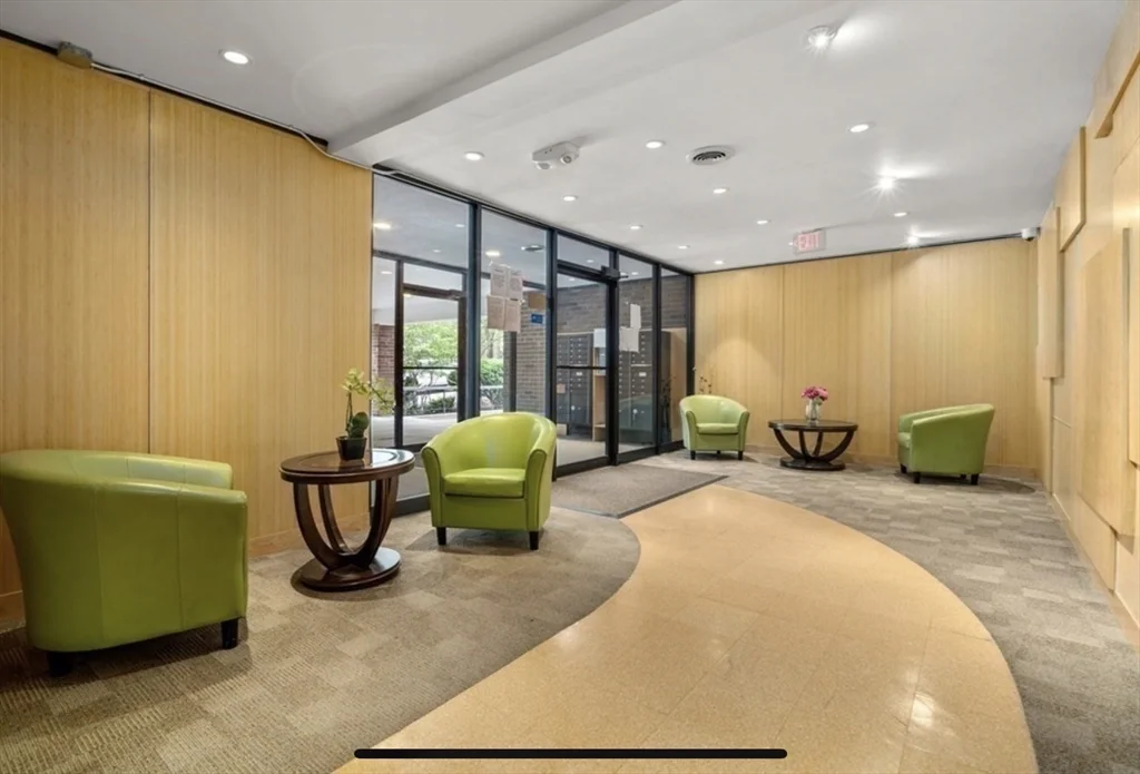 20 Stearns, Coolidge Corner