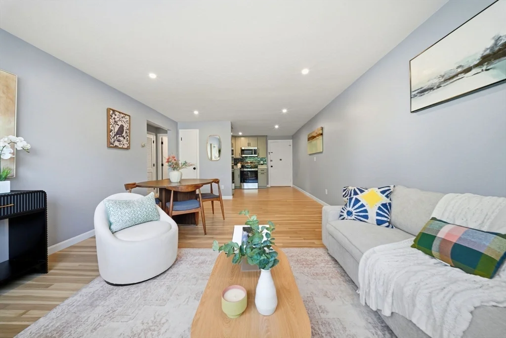 20 Radcliffe Rd, Allston