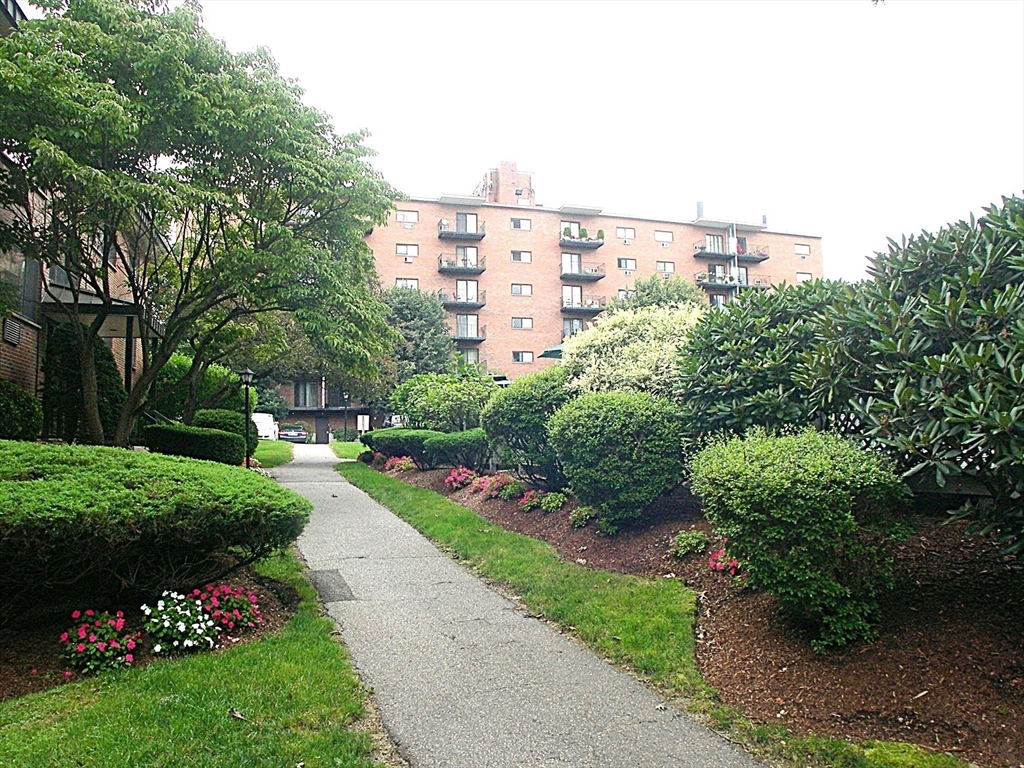 1323 Worcester Rd, Framingham