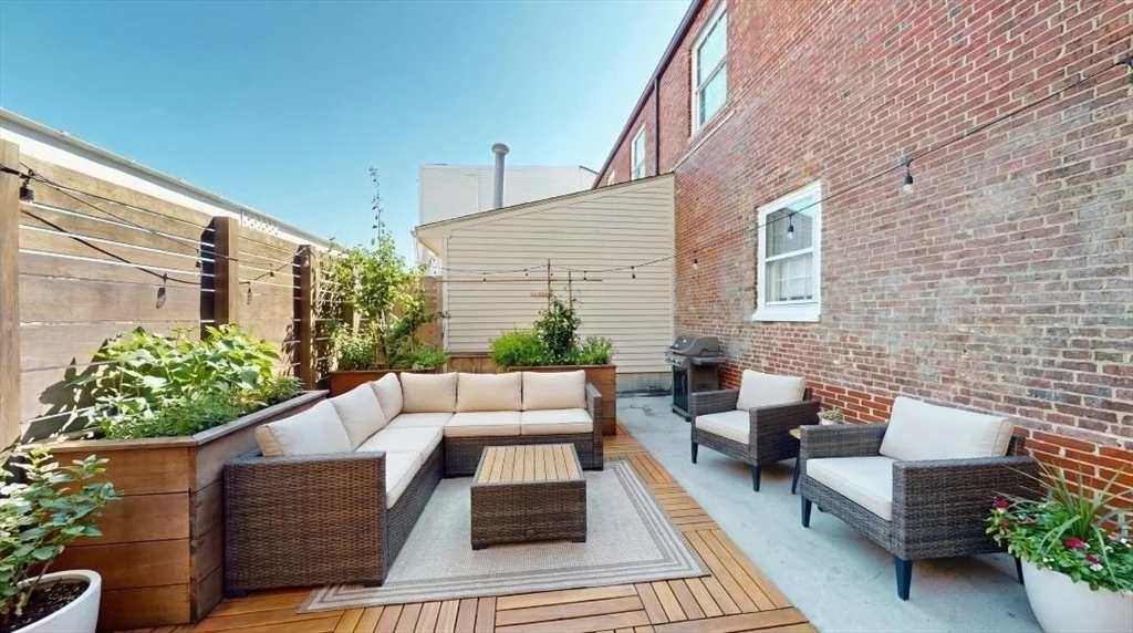 1 Liberty St, Newburyport