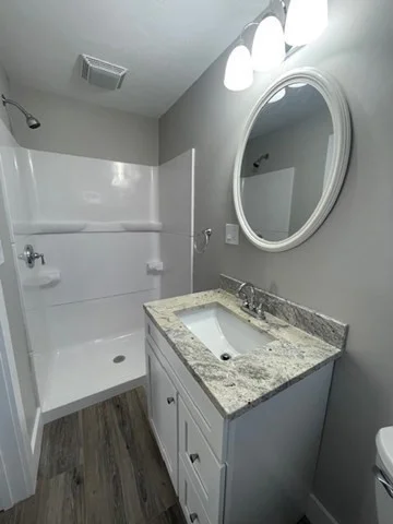 152 S Walnut, Quincy