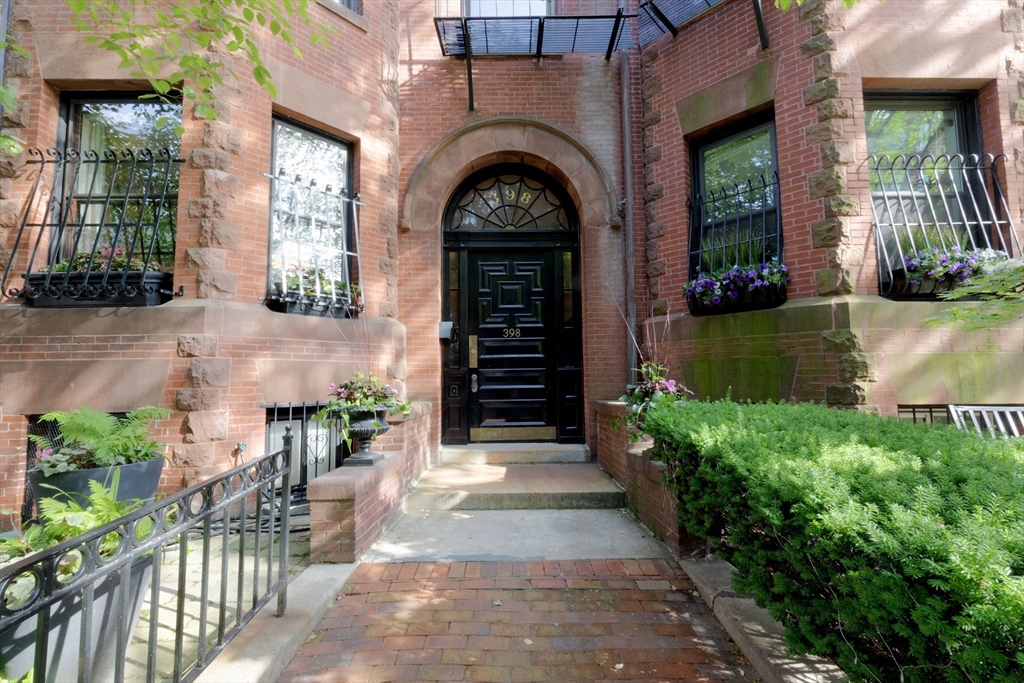 398 Marlborough St, Back Bay