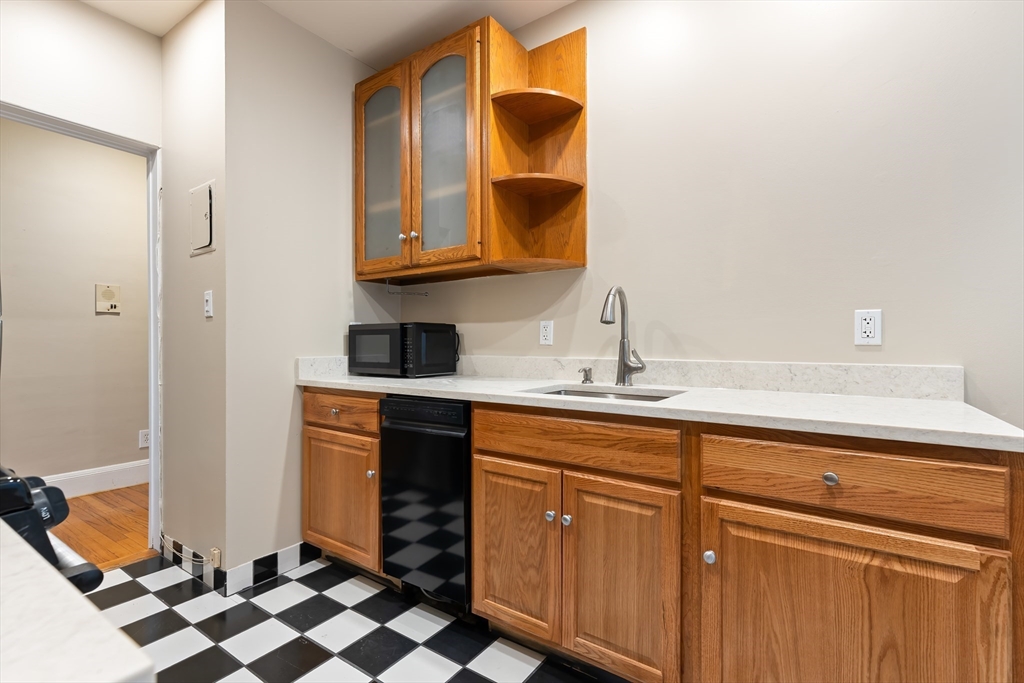 2035 Commonwealth Ave, Brighton