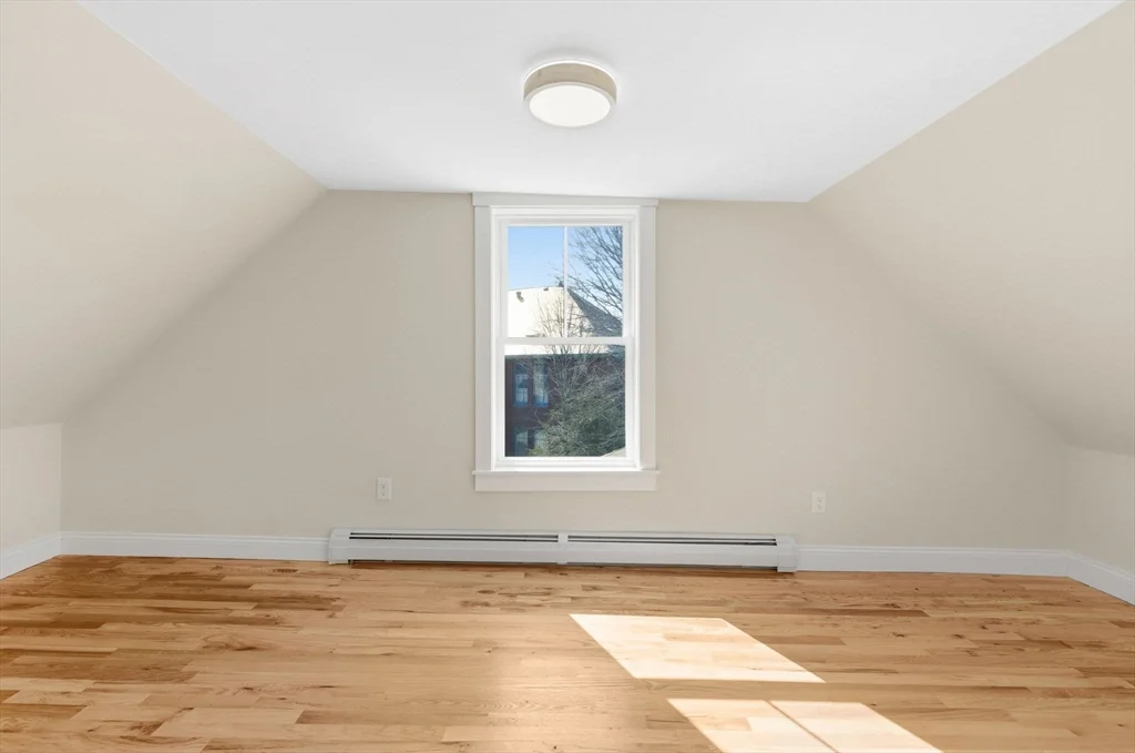 20 Beacon St, Gloucester