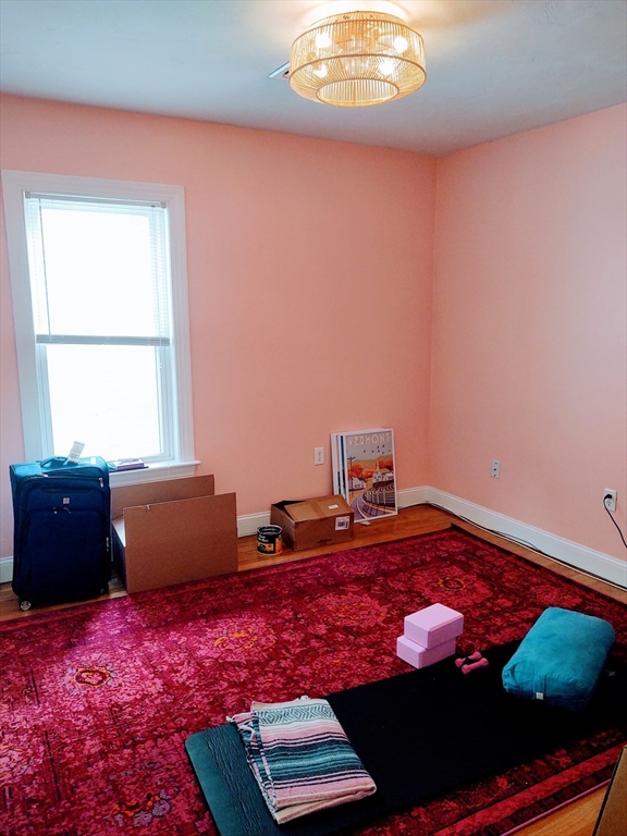 20 Fay Ct, Marlborough