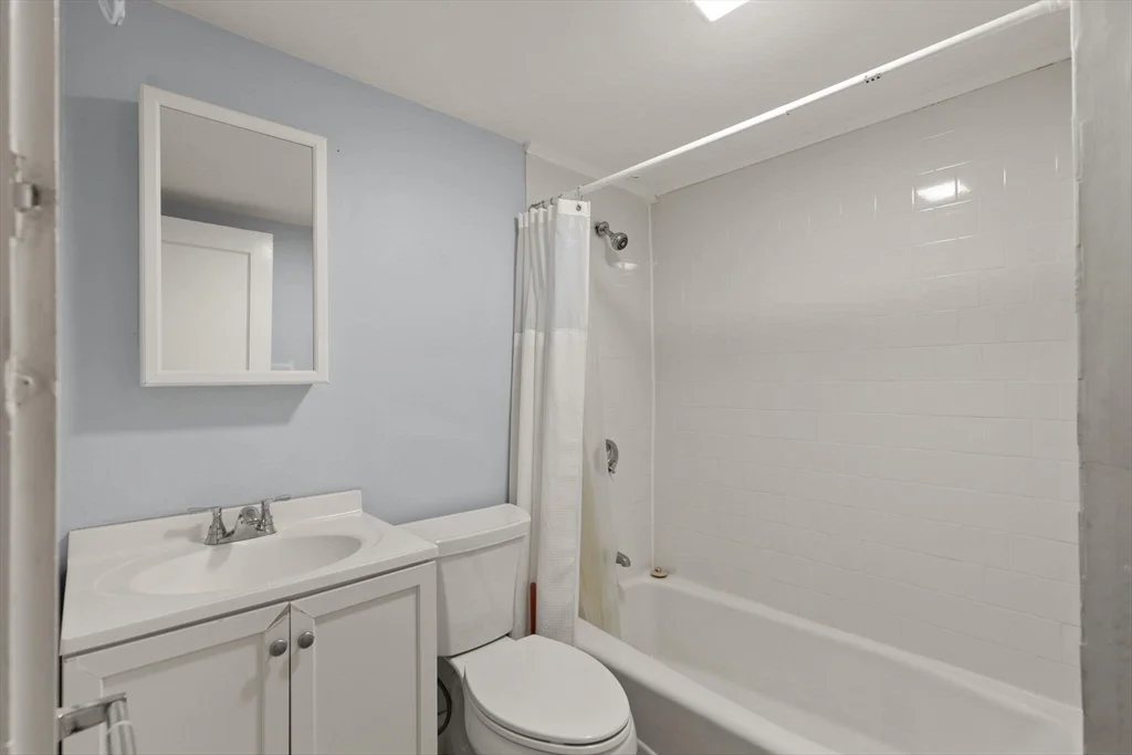 35 Bay State Rd, Back Bay