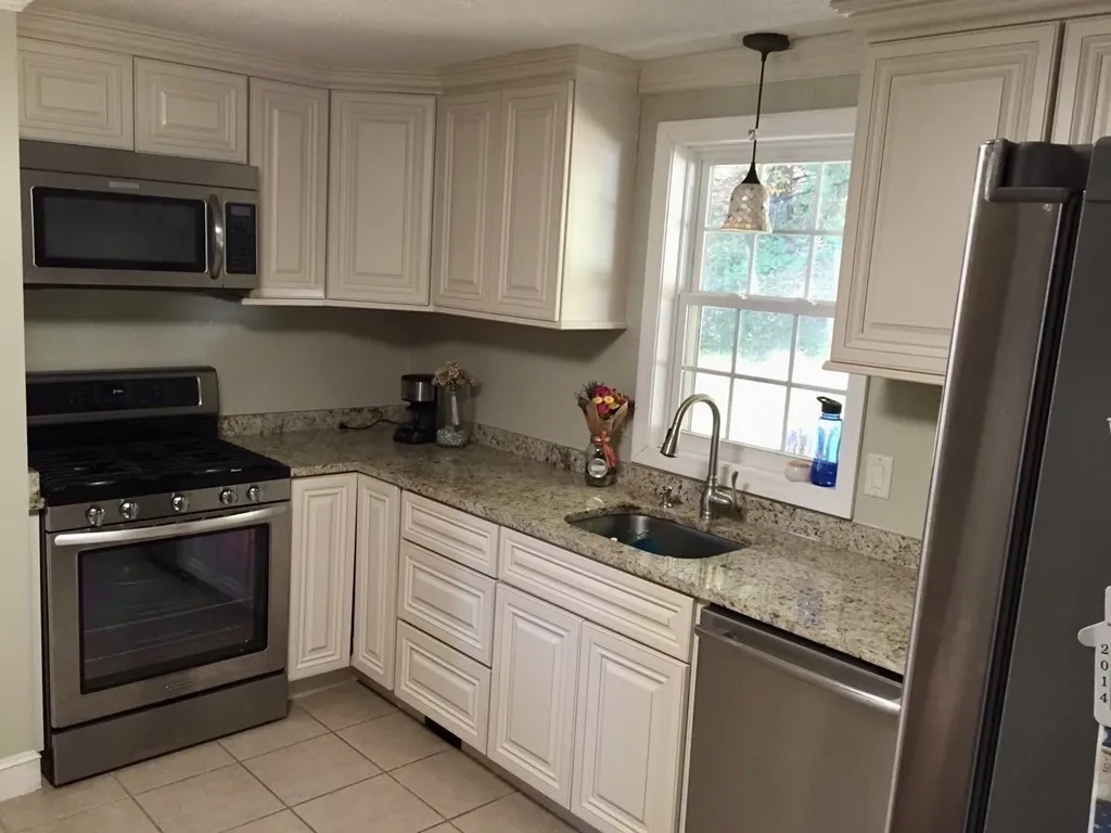 22 Sunrise, Bradford