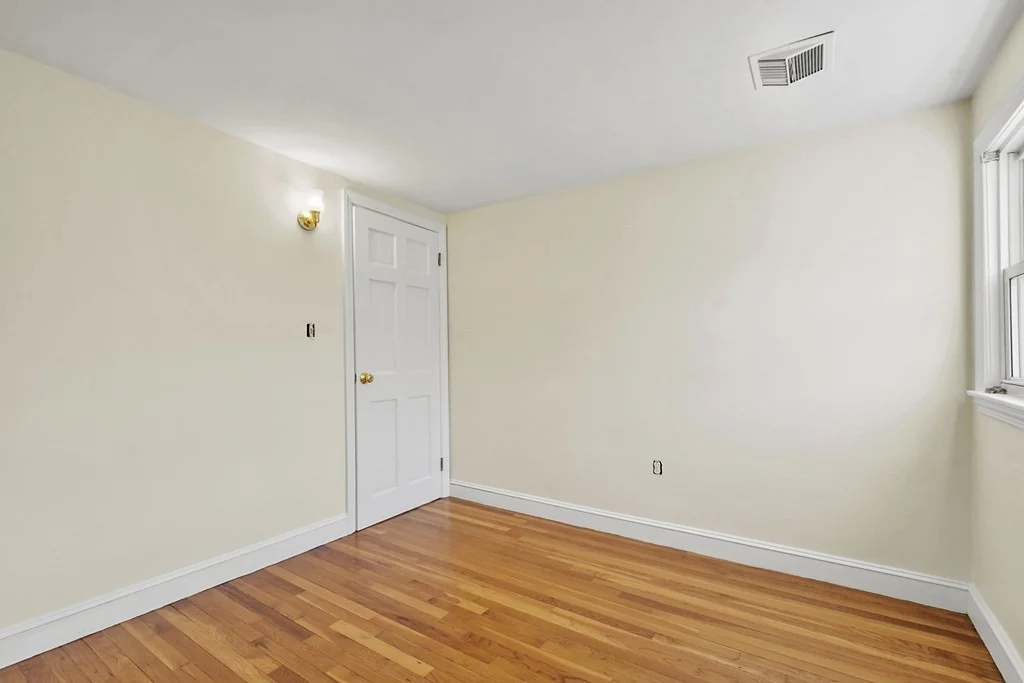 72 Cambridge Rd, Woburn