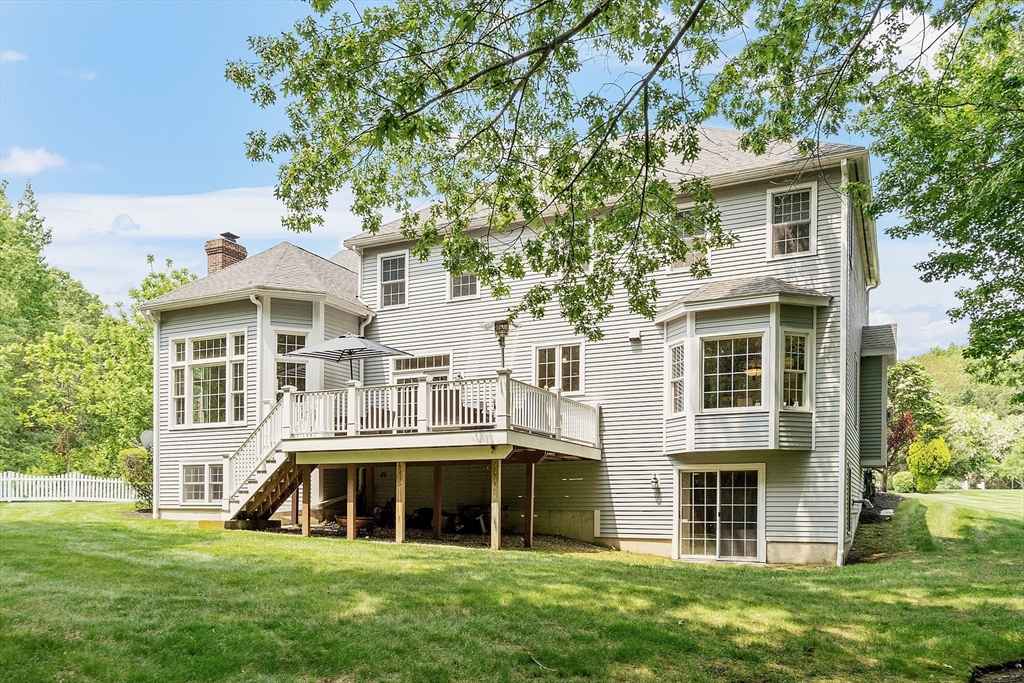 22 Periwinkle Way, North Andover