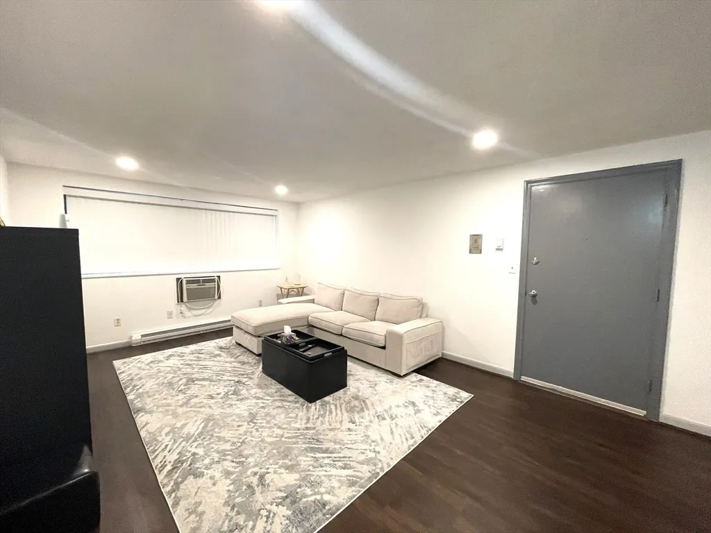 1325 Worcester Rd, Framingham