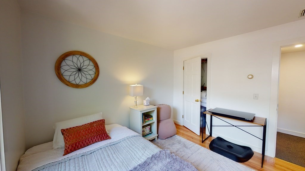 15 Roberts Rd, Harvard Square