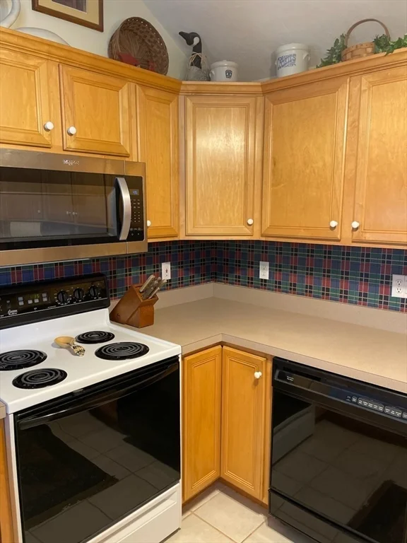 65 Lakewood Dr, Cedarville