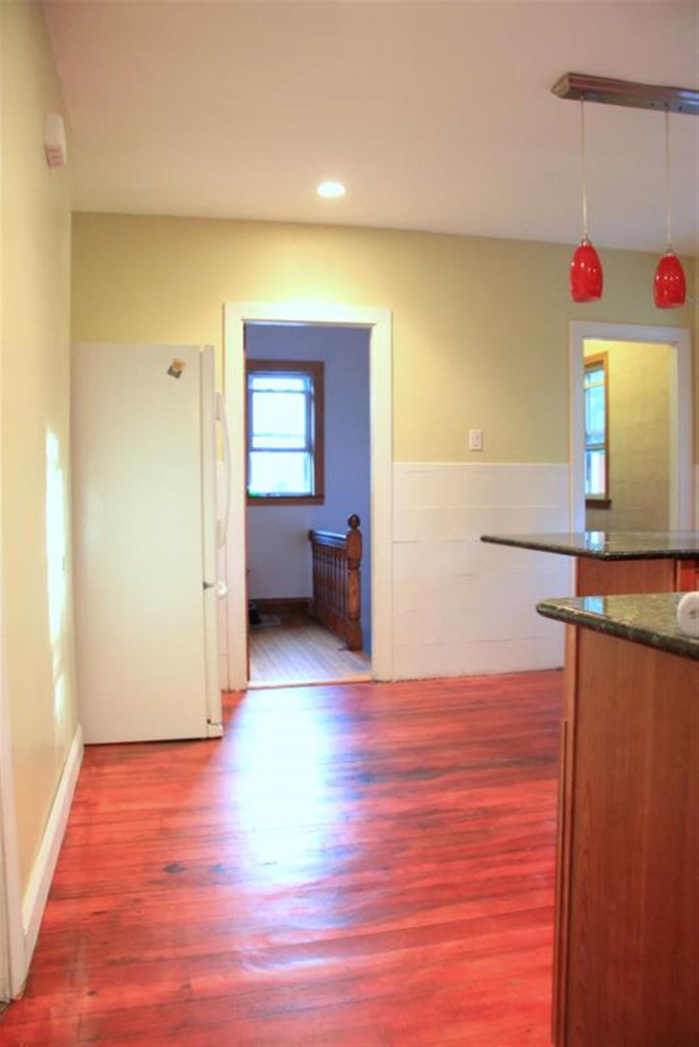 3 bed, 2 bath apartment for rent at 11 Albion St Unit R, Spring Hill — photo 5 of 31