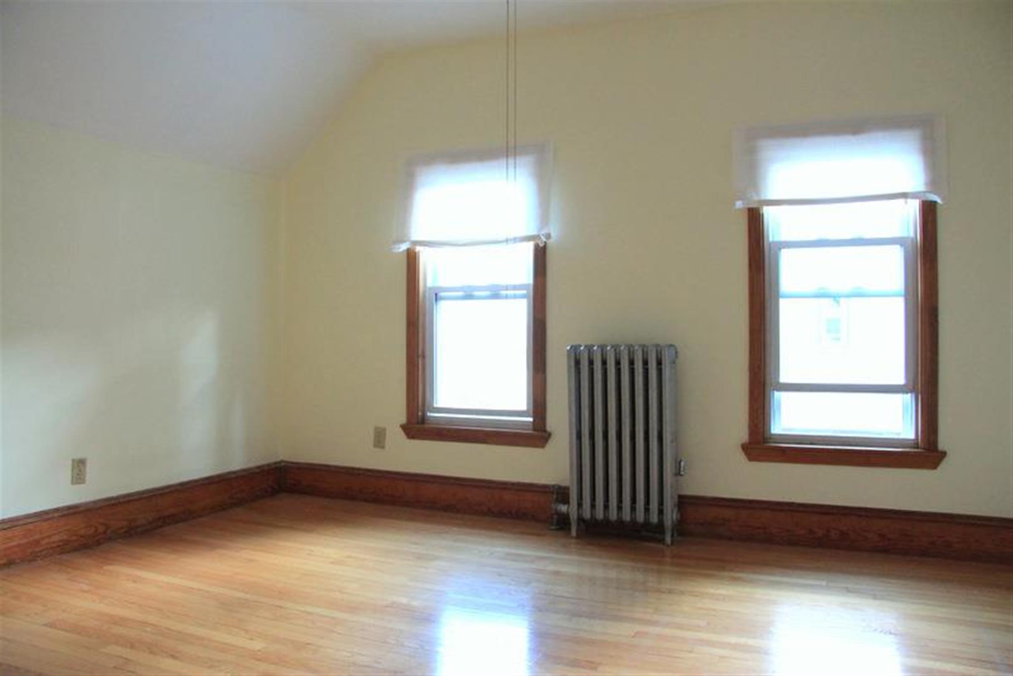 3 bed, 2 bath apartment for rent at 11 Albion St Unit R, Spring Hill — photo 17 of 31