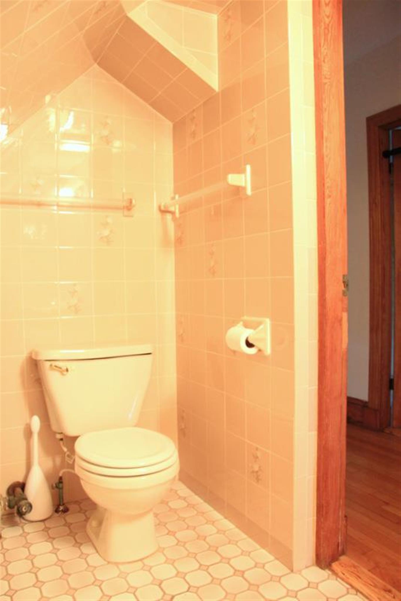 3 bed, 2 bath apartment for rent at 11 Albion St Unit R, Spring Hill — photo 21 of 31