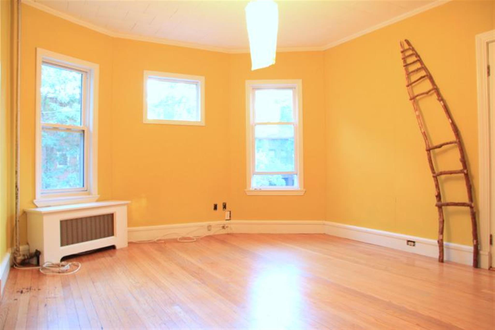 3 bed, 2 bath apartment for rent at 11 Albion St Unit R, Spring Hill — photo 7 of 31