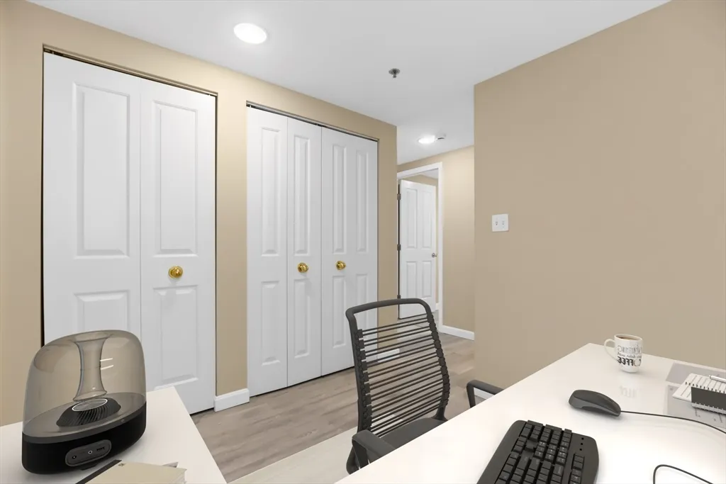 8 Museum Way, East Cambridge