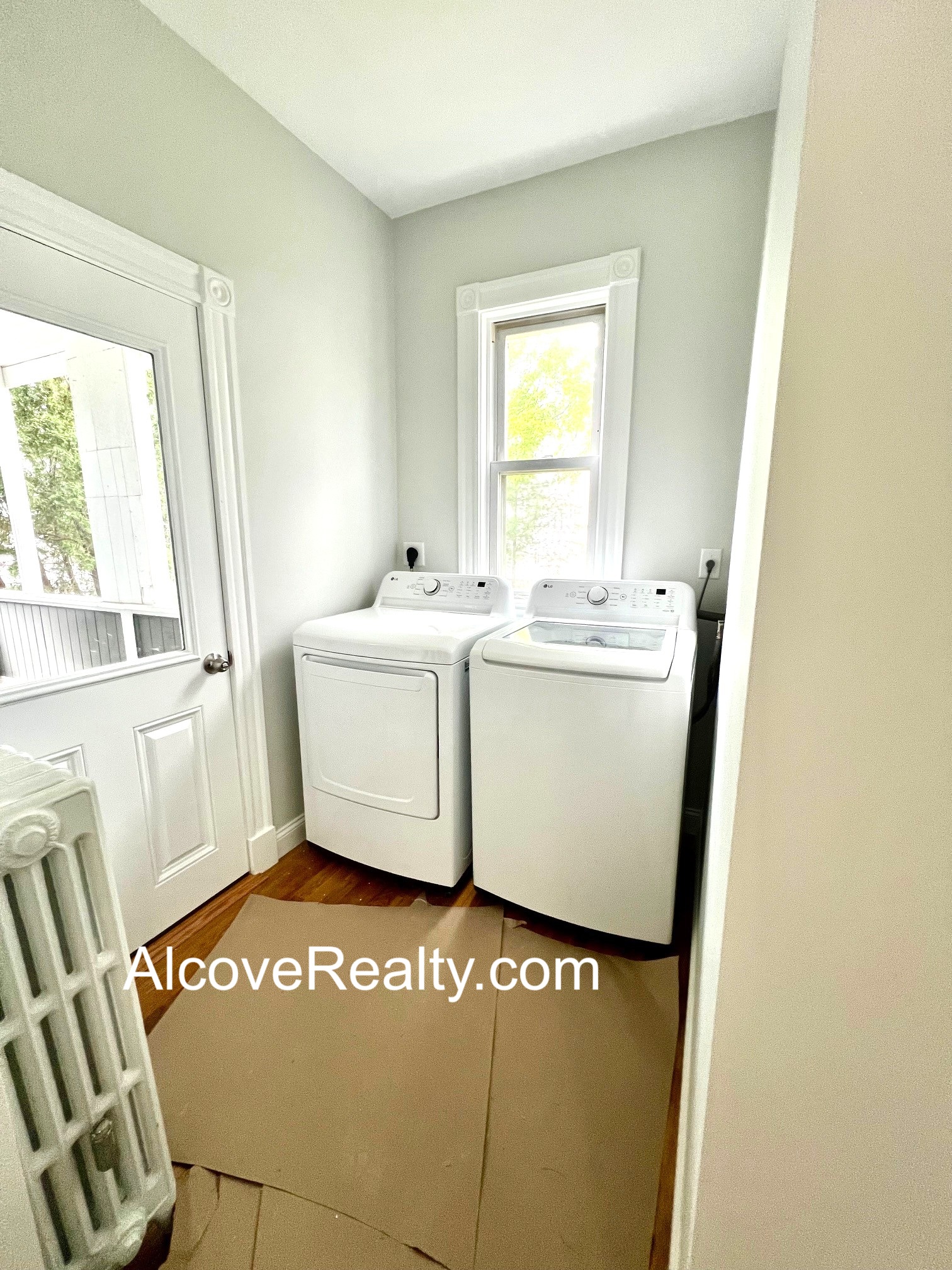 15 Farragut Ave, West Somerville