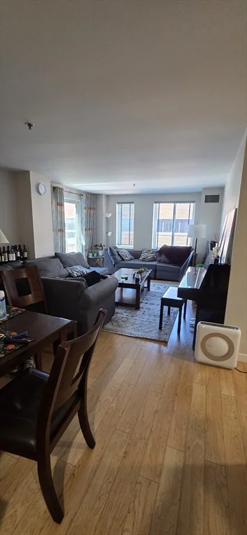 950 Mass Ave, Riverside