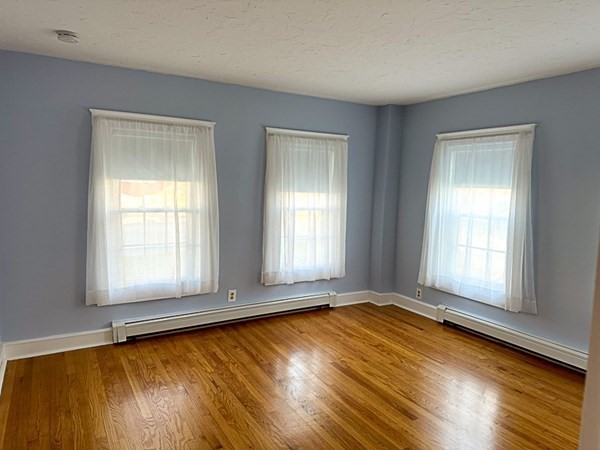 63 Maple Ave, Shrewsbury