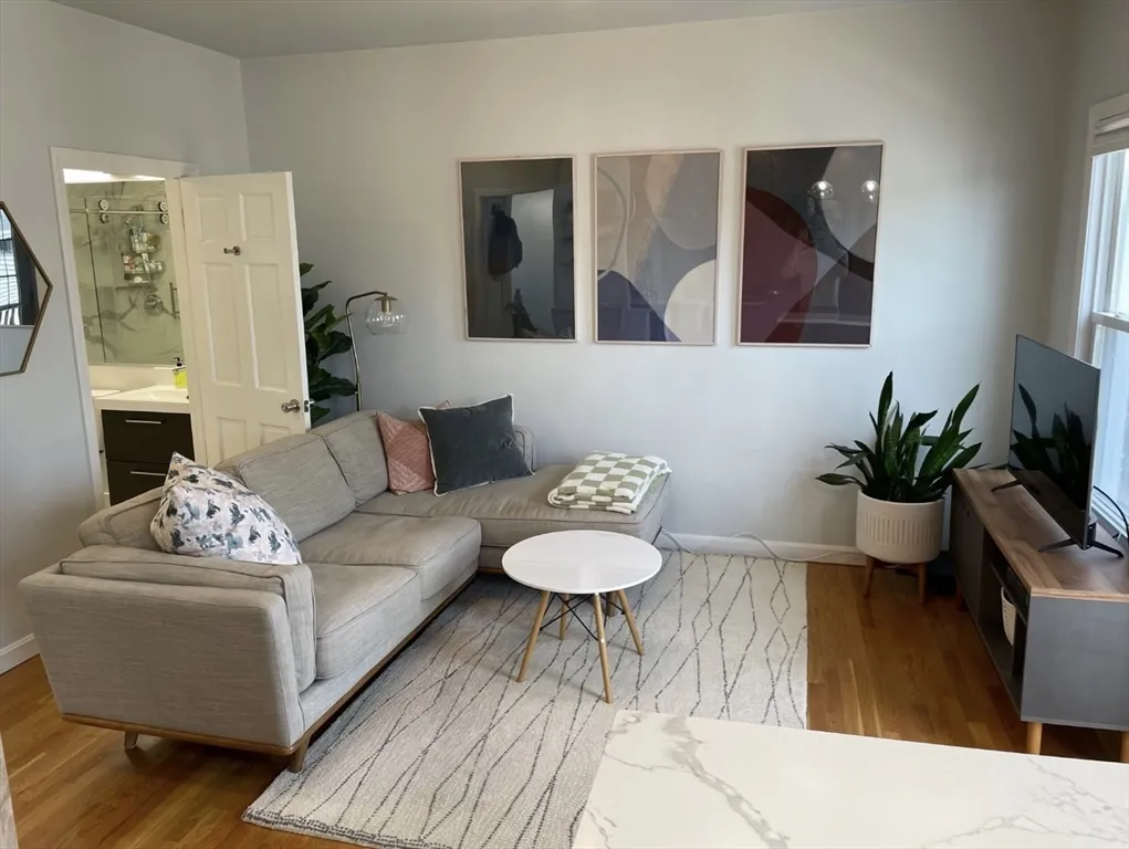 258 Everett St, East Boston