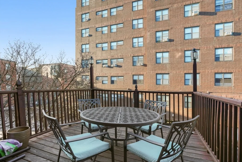 617 Massachusetts Ave, Roxbury