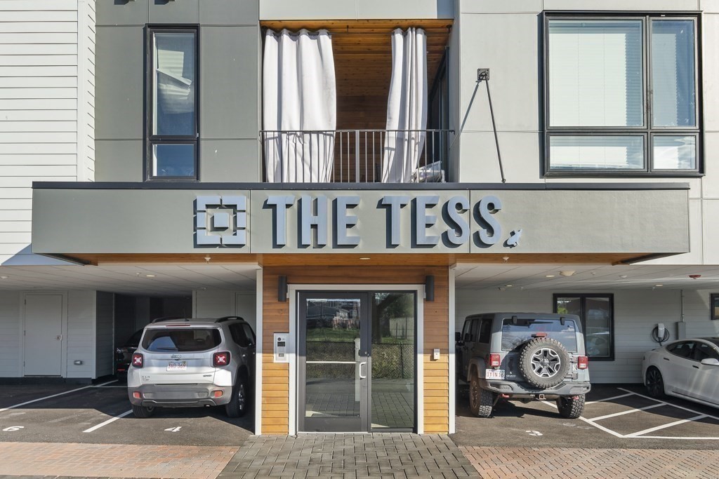 946 Saratgoa, East Boston