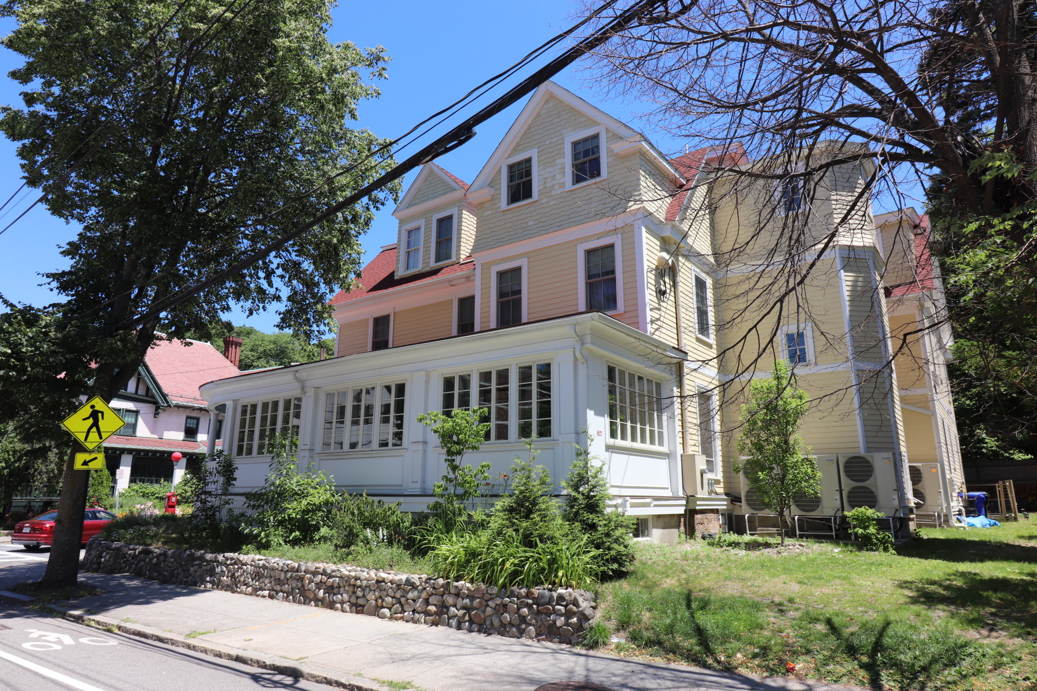 143 Saint Paul St, Coolidge Corner