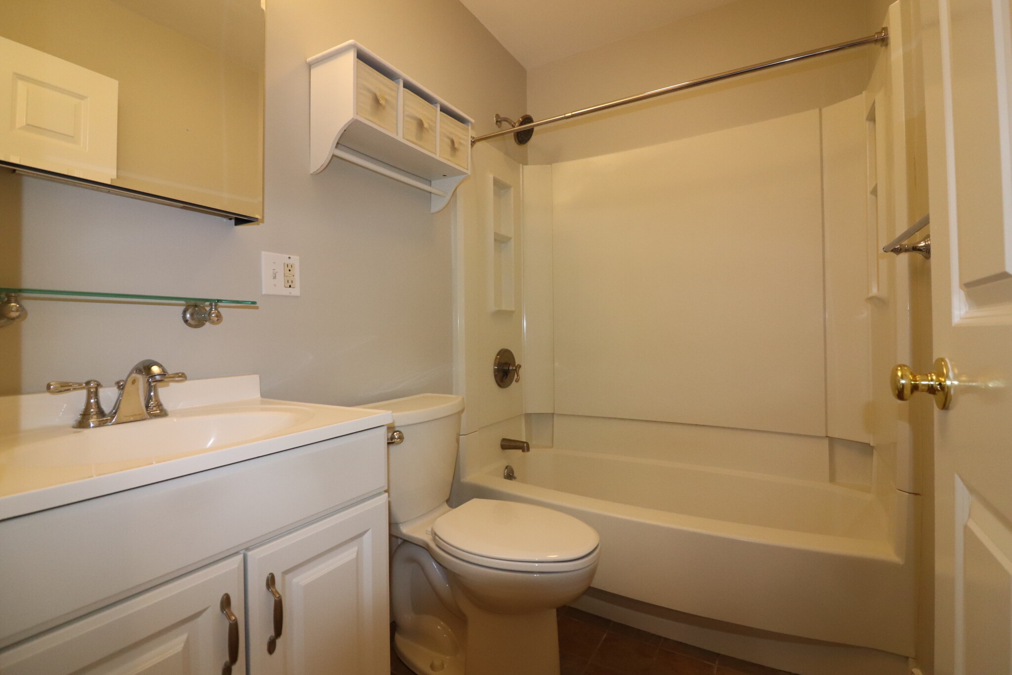 40 Middle St, South Boston