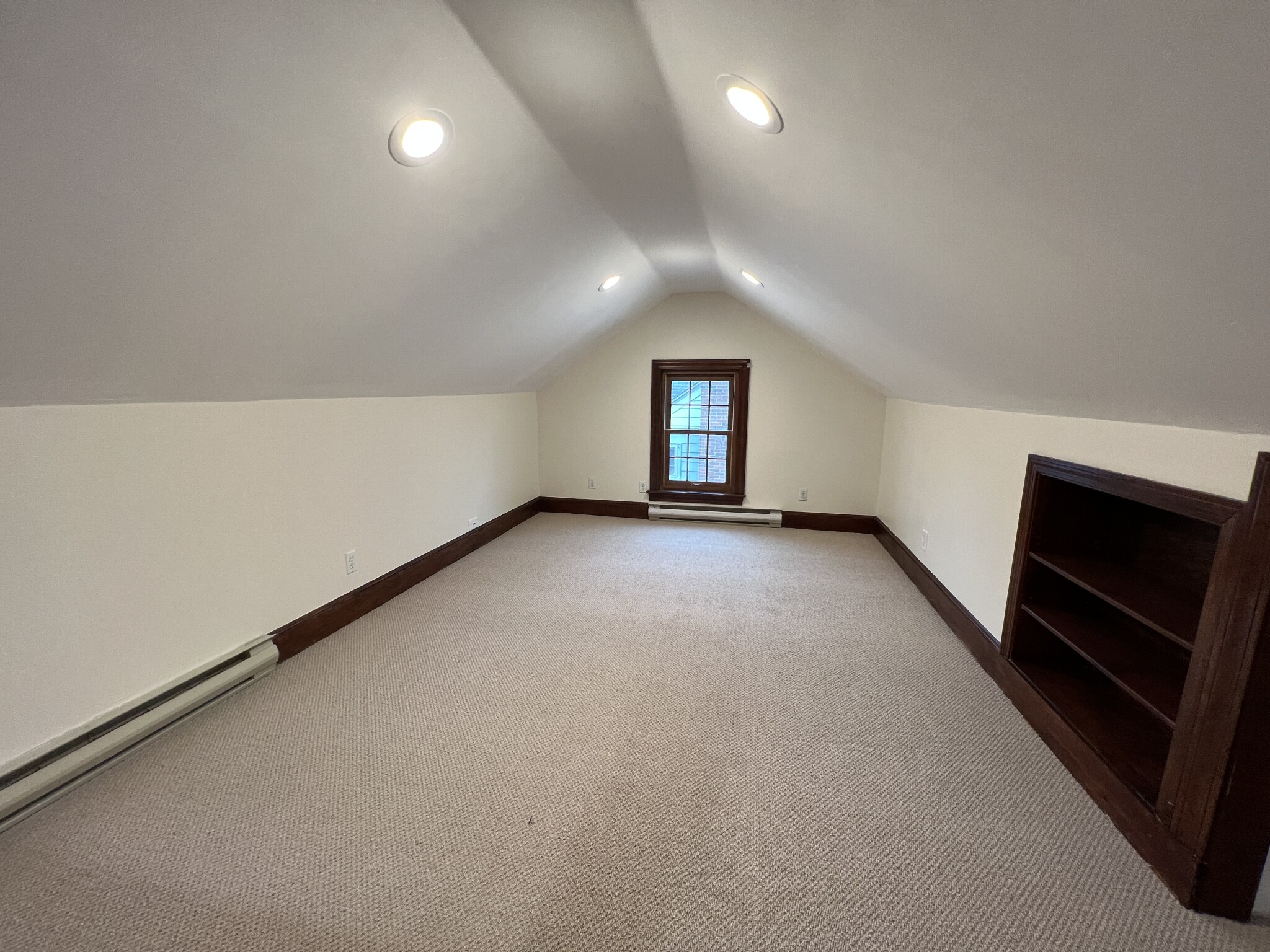 33 Clearwater Rd, Chestnut Hill