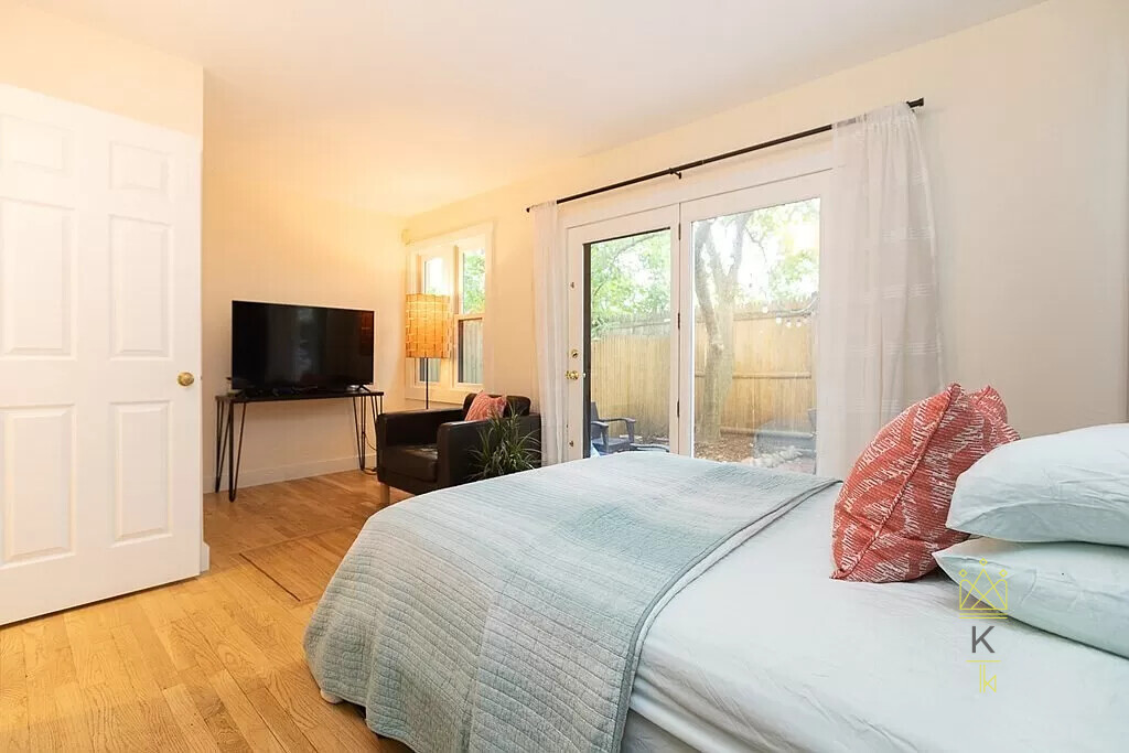 216 Hurley St, East Cambridge