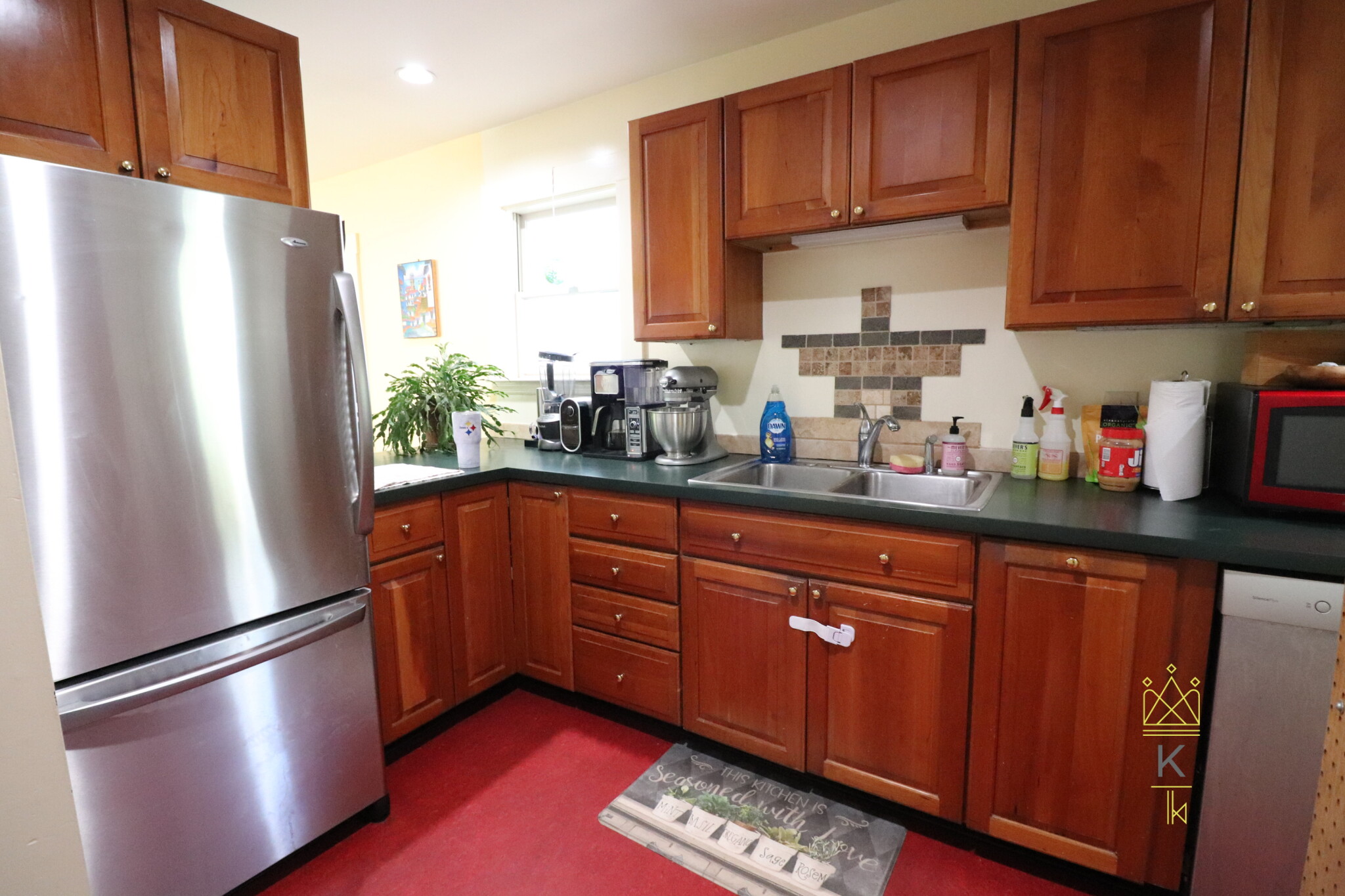 3 bed, 1.5 bath apartment for rent at 71 Kenwood St Unit 71, Dorchester — photo 3 of 23