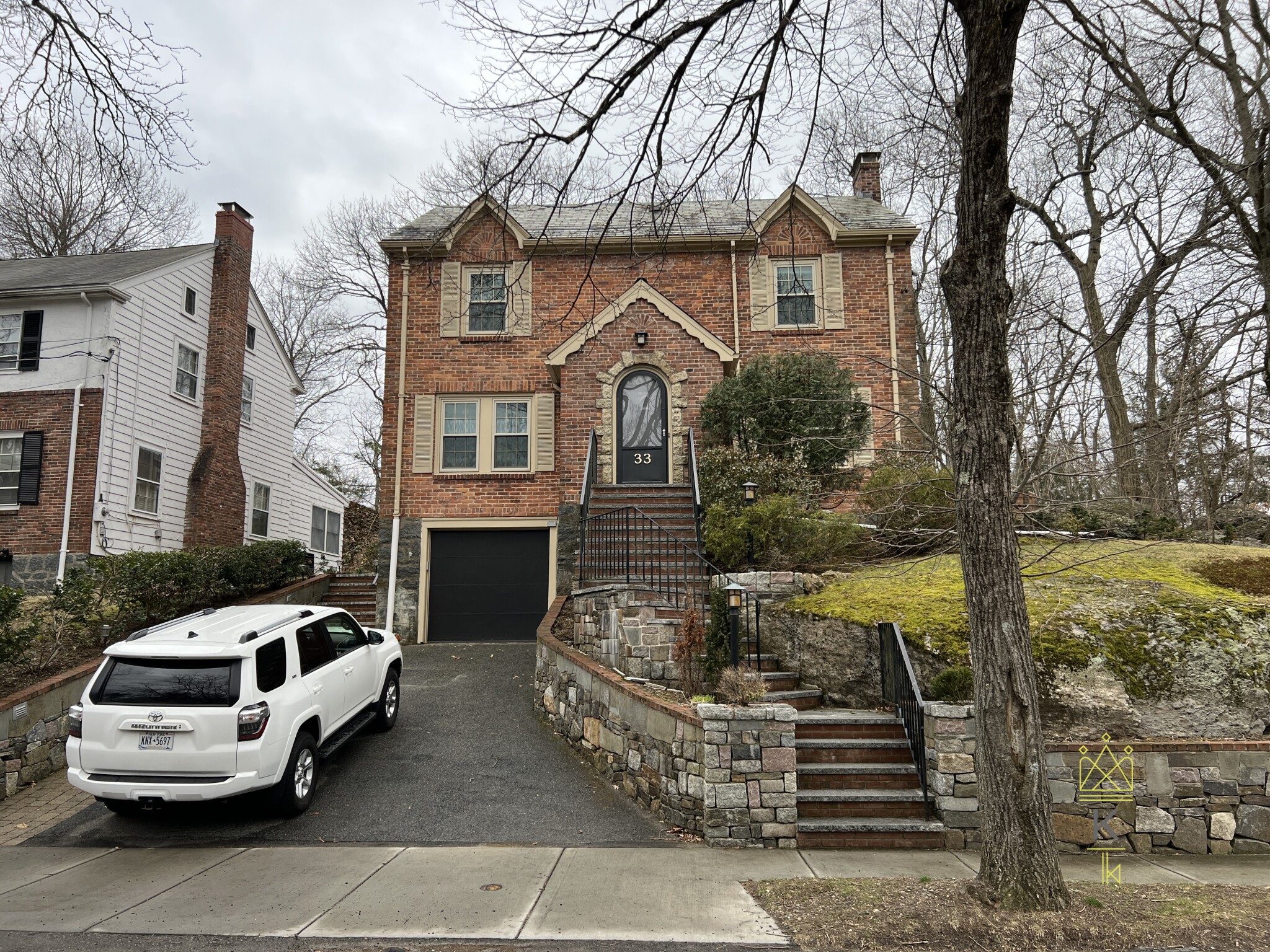 33 Clearwater Rd, Chestnut Hill
