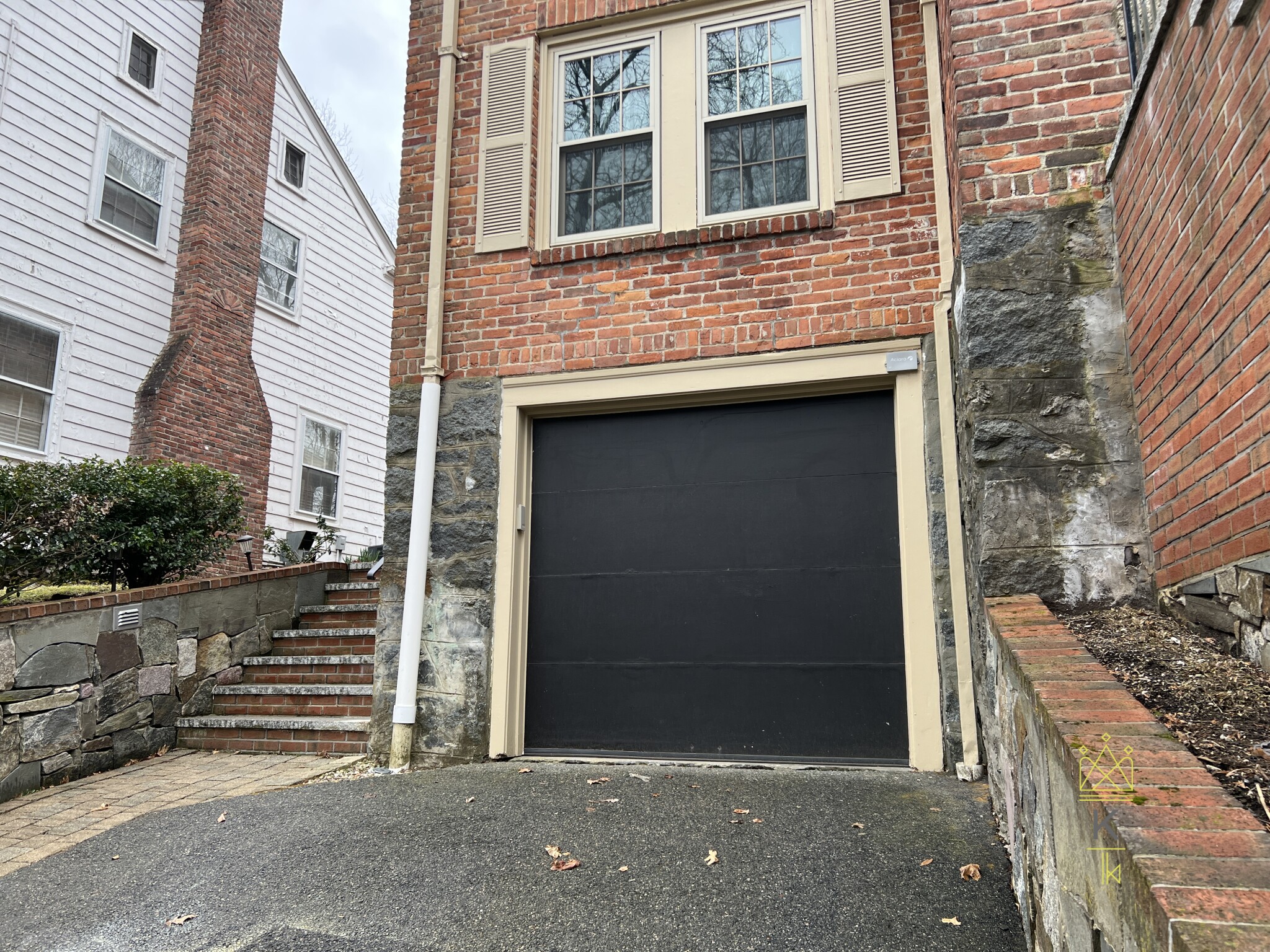 33 Clearwater Rd, Chestnut Hill