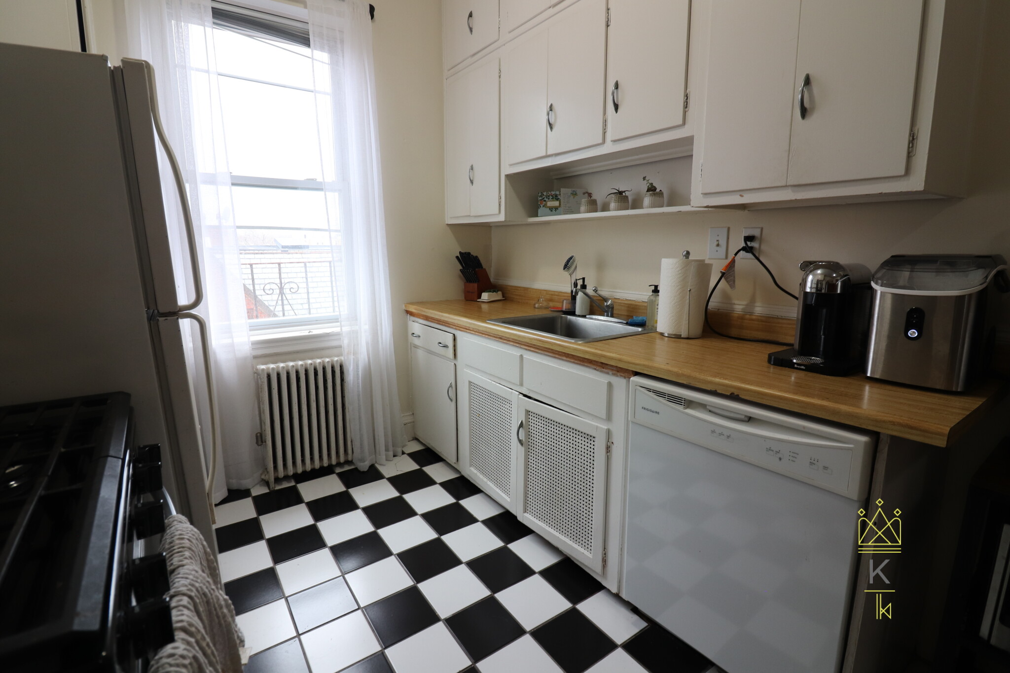 1569 Beacon St, Brookline