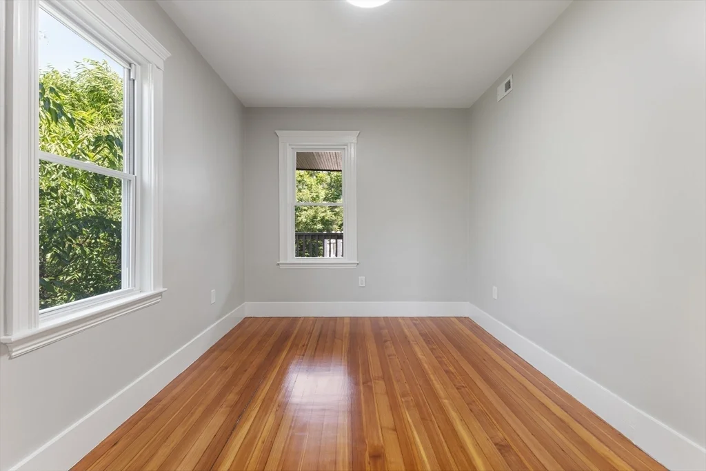 64 Bakersfield, Dorchester