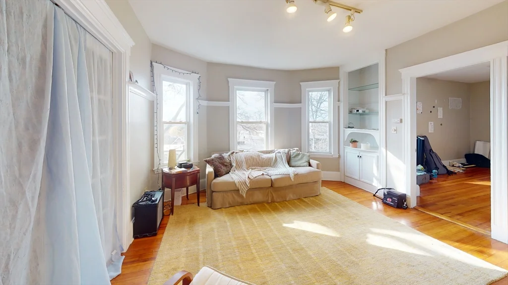 8 Olmstead, Jamaica Plain