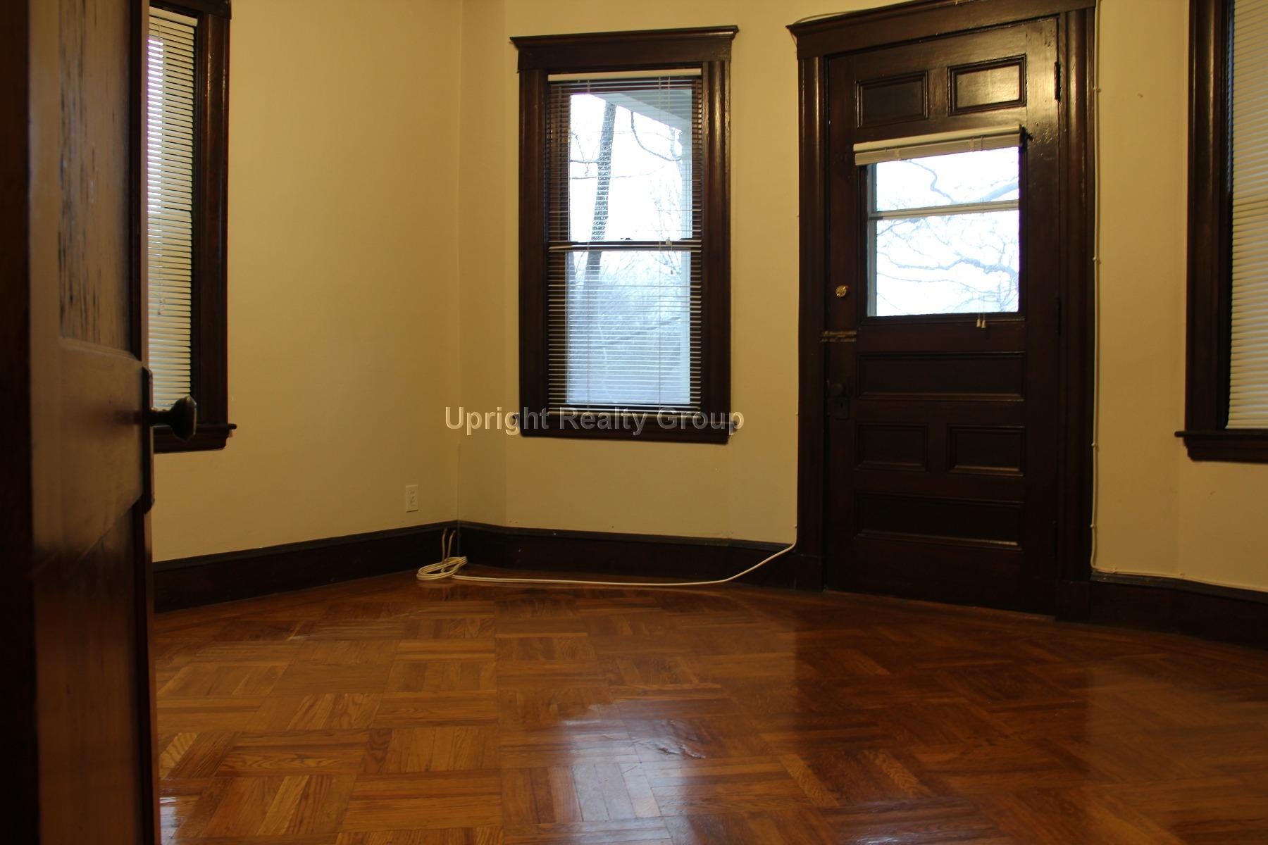 3 bed, 1 bath apartment for rent at 30 Jamaica Rd Unit 2, Brookline — photo 4 of 19