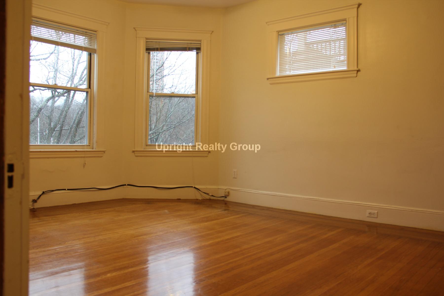 3 bed, 1 bath apartment for rent at 30 Jamaica Rd Unit 2, Brookline — photo 14 of 19