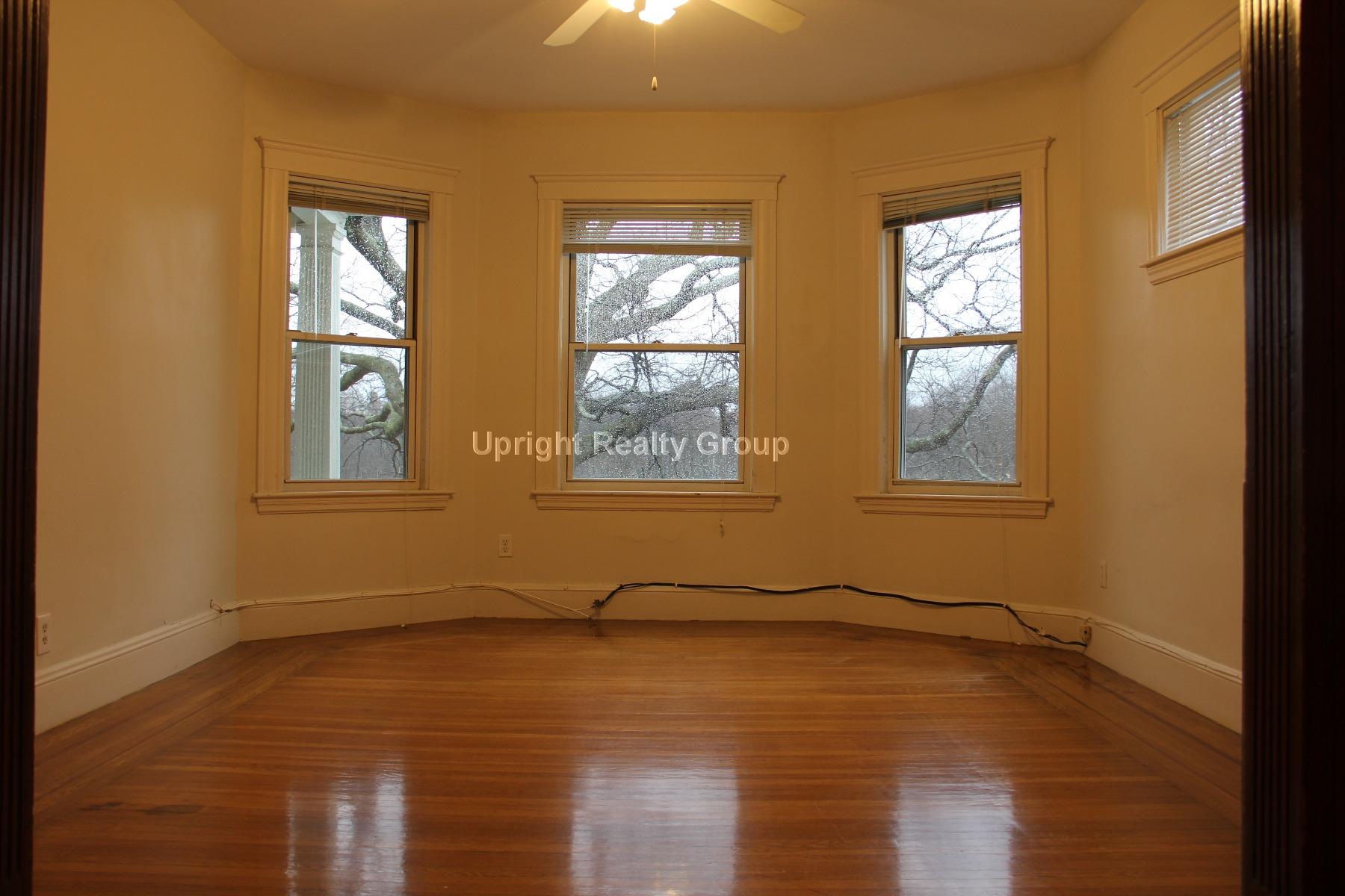 3 bed, 1 bath apartment for rent at 30 Jamaica Rd Unit 2, Brookline — photo 1 of 19