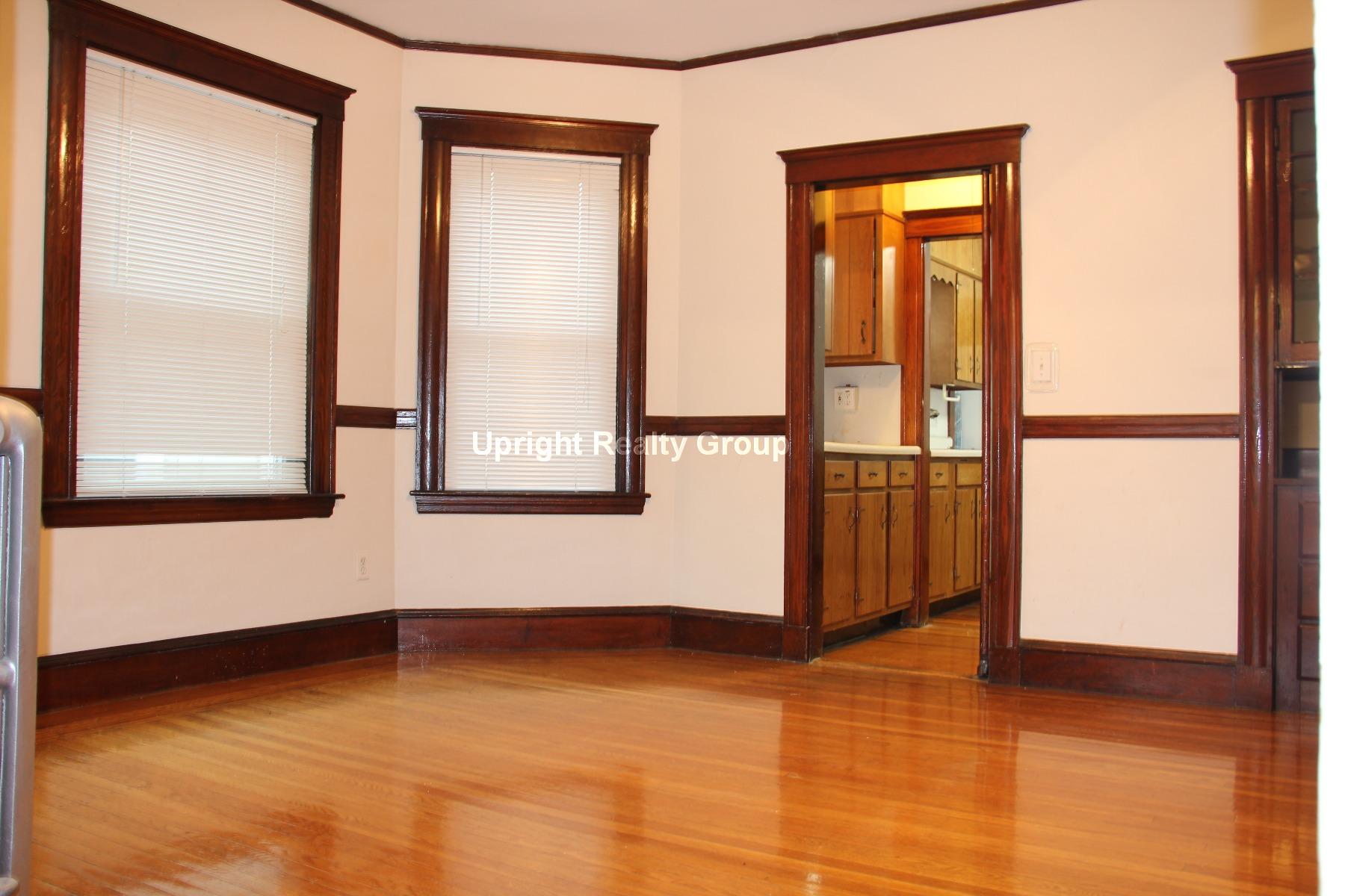 3 bed, 1 bath apartment for rent at 30 Jamaica Rd Unit 2, Brookline — photo 3 of 19