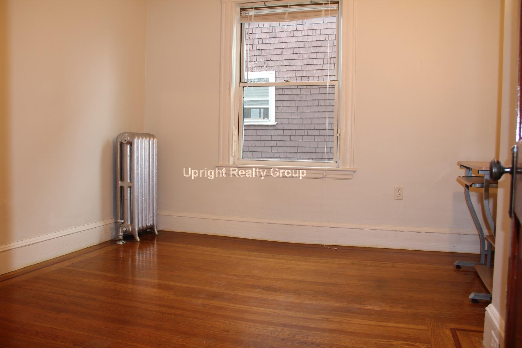 3 bed, 1 bath apartment for rent at 30 Jamaica Rd Unit 2, Brookline — photo 6 of 19