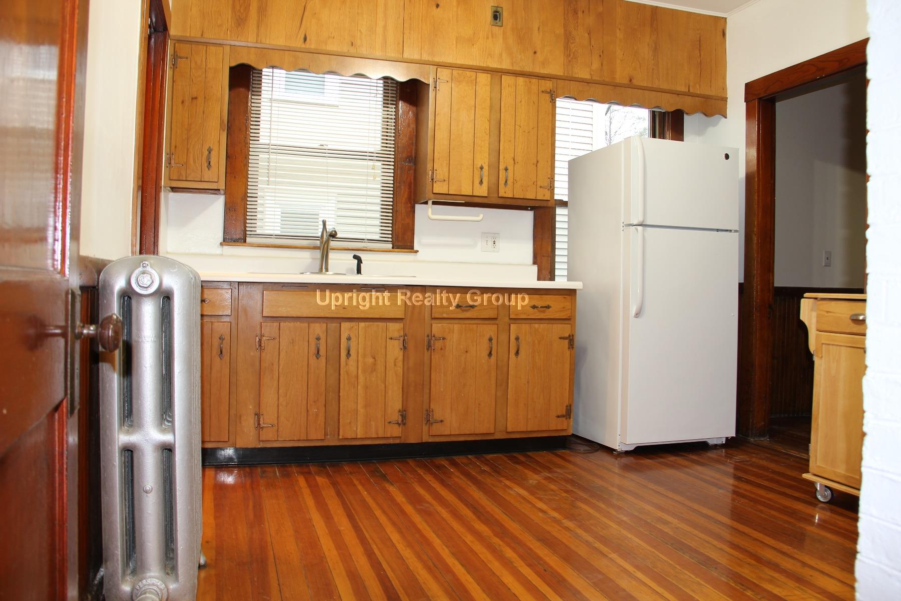 3 bed, 1 bath apartment for rent at 30 Jamaica Rd Unit 2, Brookline — photo 7 of 19