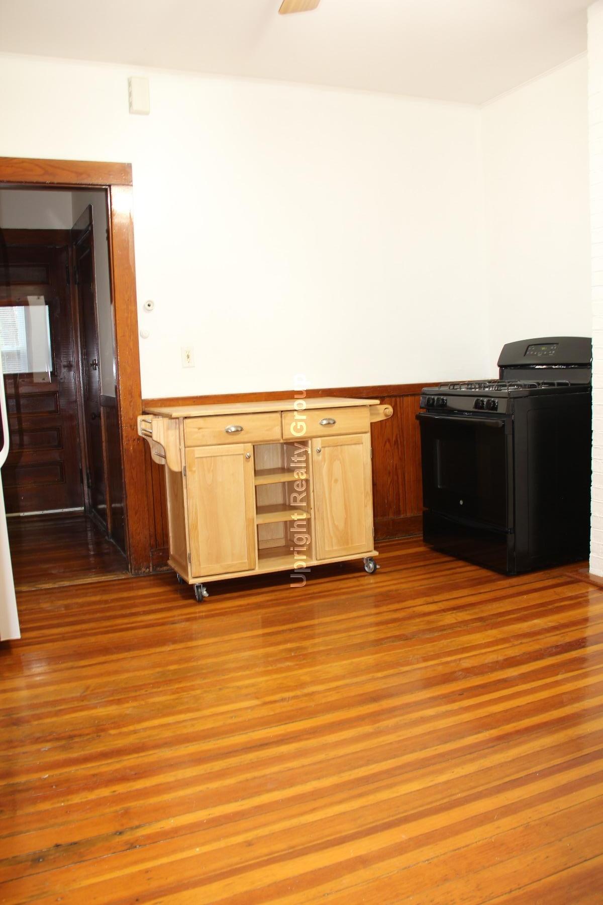 3 bed, 1 bath apartment for rent at 30 Jamaica Rd Unit 2, Brookline — photo 10 of 19