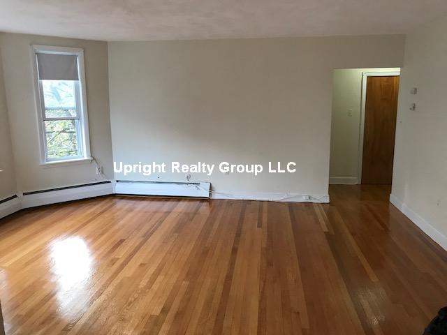 3 bed, 1 bath apartment for rent at 12 Mount Hood Rd Unit 5, Brighton — photo 4 of 6