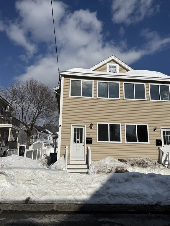 153 Oakland Ave, Methuen